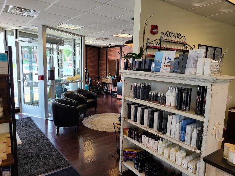 blush & brow spa and salon services serving Lancaster, NY