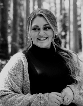 Delaney, esthetician